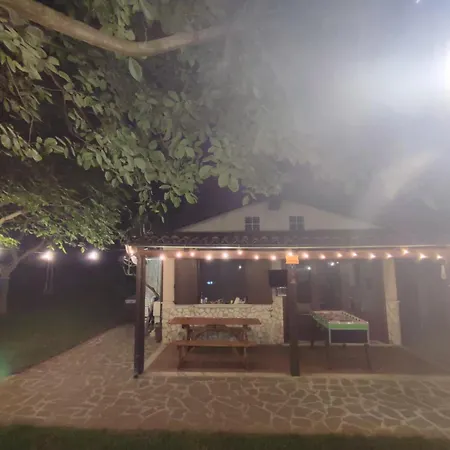 Lodge In Montagna Con Piscina Montesano sulla Marcellana